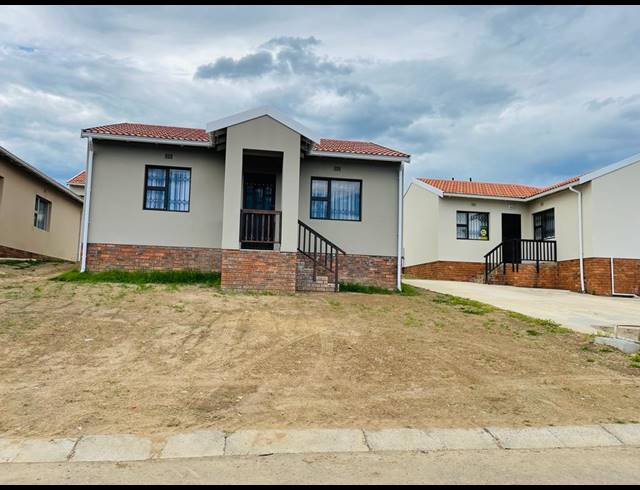 3 BEDROOM FREEHOLD FOR SALE IN AMALINDA